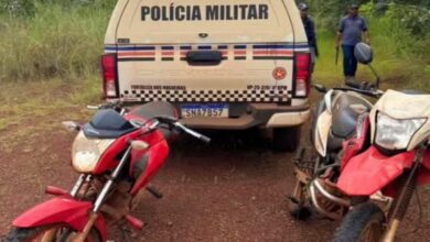 Motos roubadas, recuperadas pela PM na zona rural de Fortaleza dos Nogueiras (Foto da PM)